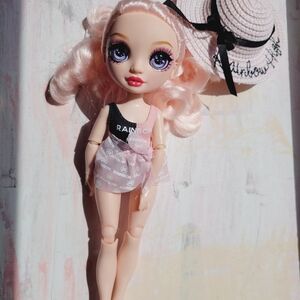 Bella Rainbow High Pacific coast doll